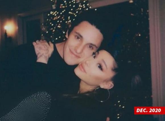 ariana grande, ariana grande kết hôn, Dalton Gomez