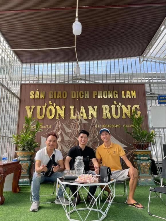 thieu-gia-ho-nguyen-195 (1).jpg 0 Thiếu gia họ Nguyễn, Nguyễn Tuấn Anh, Chăm sóc hoa lan