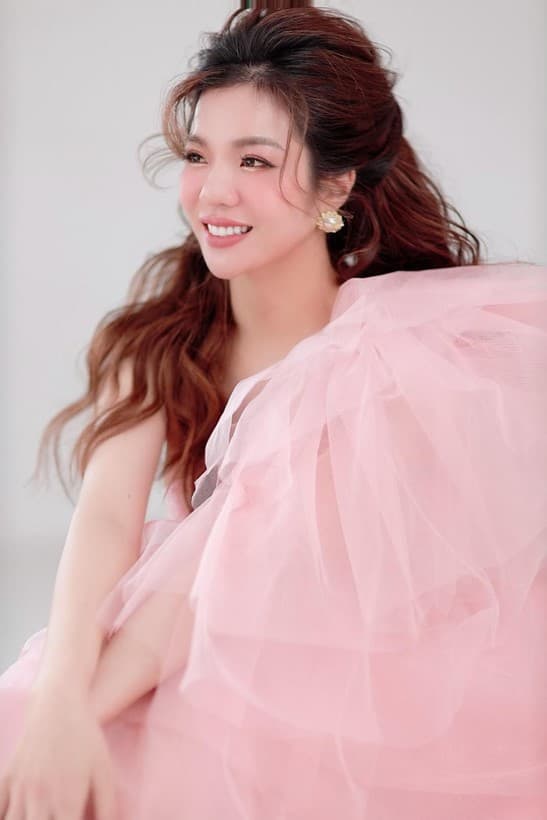 ceo-bui-thi-thuy-205 (1).jpg 0 CEO Bùi Thị Thủy, thương hiệu mỹ phẩm Jushi Việt Nam, kem chống nắng Top Beauty