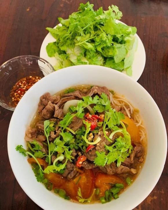 Bằng Lăng, Thu Minh, Đoan Trang, sao Việt