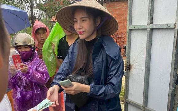 Thủy Tiên, Tiền từ thiện, Chuyển nhầm tiền, sao Việt 