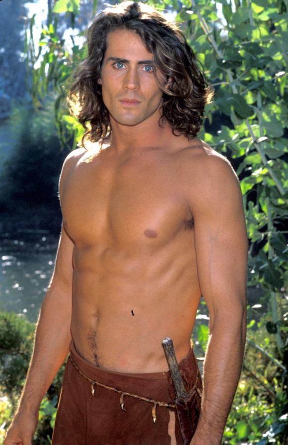 tarzan, Joe Lara, rơi máy bay