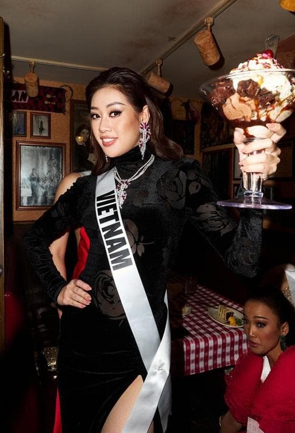 Khánh Vân, Hoàng Thùy, Miss Universe