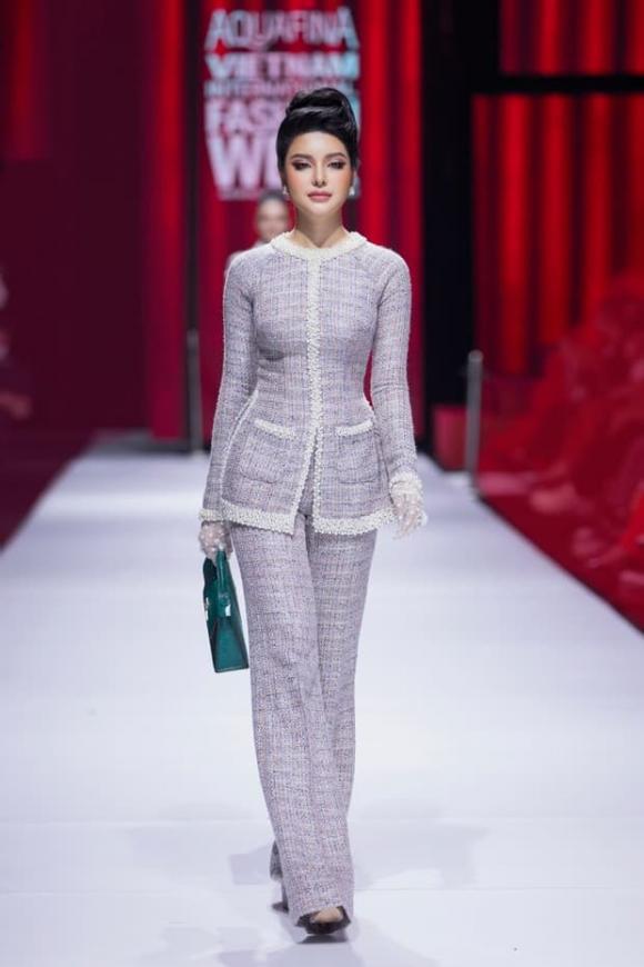 ngọc trinh, lily chen, sao việt