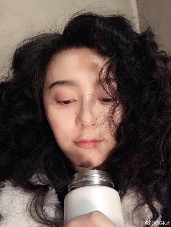 phạm băng băng, selfie phạm băng băng, phạm băng băng phẫu thuật thẩm mỹ