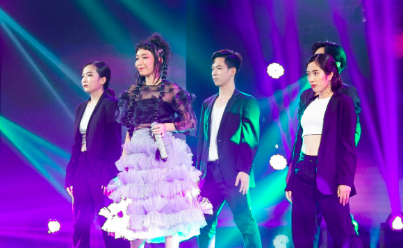 Lưu Thiên Hương, Diva Mỹ Linh, NSƯT Chiều Xuân, Hà Lưu Vy Uyên, Mỹ Anh, Hồng Khanh, The Voice Kids mùa đầu tiên, con gái, album, sao Việt 