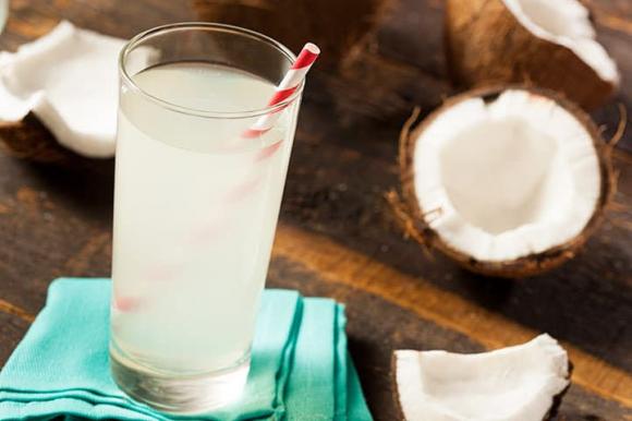 nước không nên uống buổi tối, không uống nước buổi tối, loại nước tránh uống ban đêm