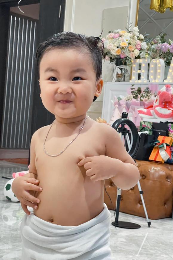 Hòa Minzy, Nữ ca sĩ, Bé Bo