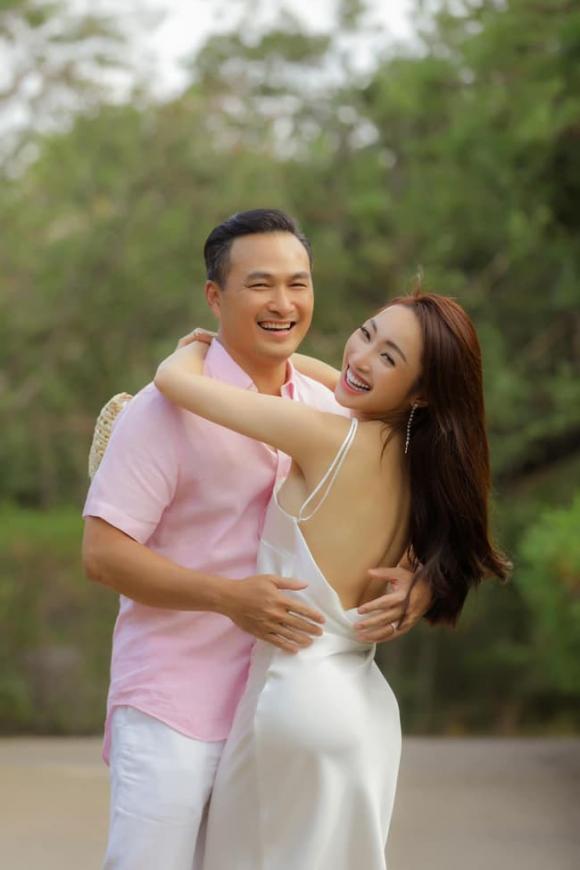 Vợ kém 16 tuổi của diễn viên Chi Bảo mang thai ở tháng thứ 3 sau hơn 4 tháng kết hôn