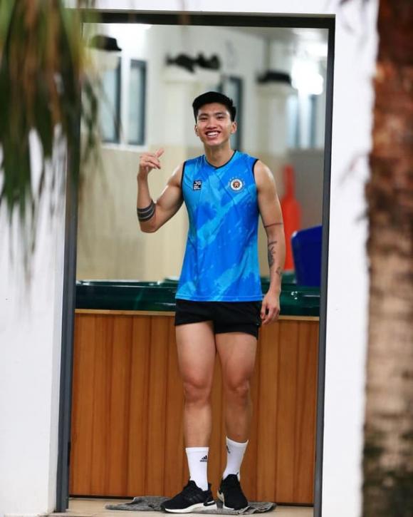 Đoàn Văn Hậu, Doãn Hải My, cầu thủ bóng đá Việt Nam
