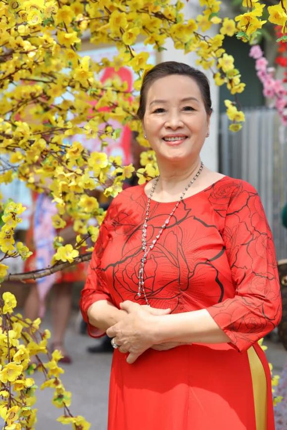 Khánh Thi, mẹ ruột Khánh Thi, sao Việt 