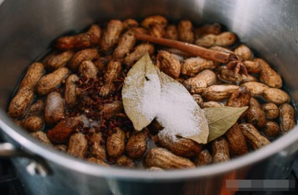 lạc, đậu phộng, luộc lạc, lạc luộc, dạy nấu ăn, mẹo nấu ăn