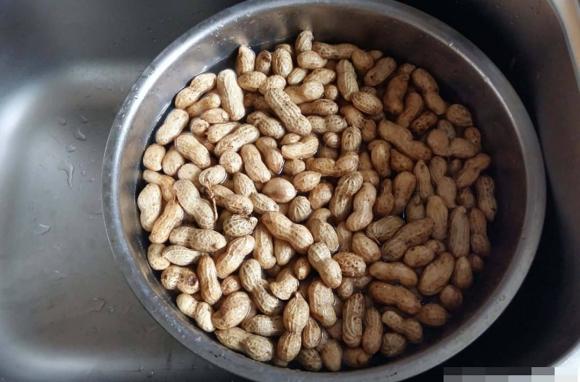 lạc, đậu phộng, luộc lạc, lạc luộc, dạy nấu ăn, mẹo nấu ăn