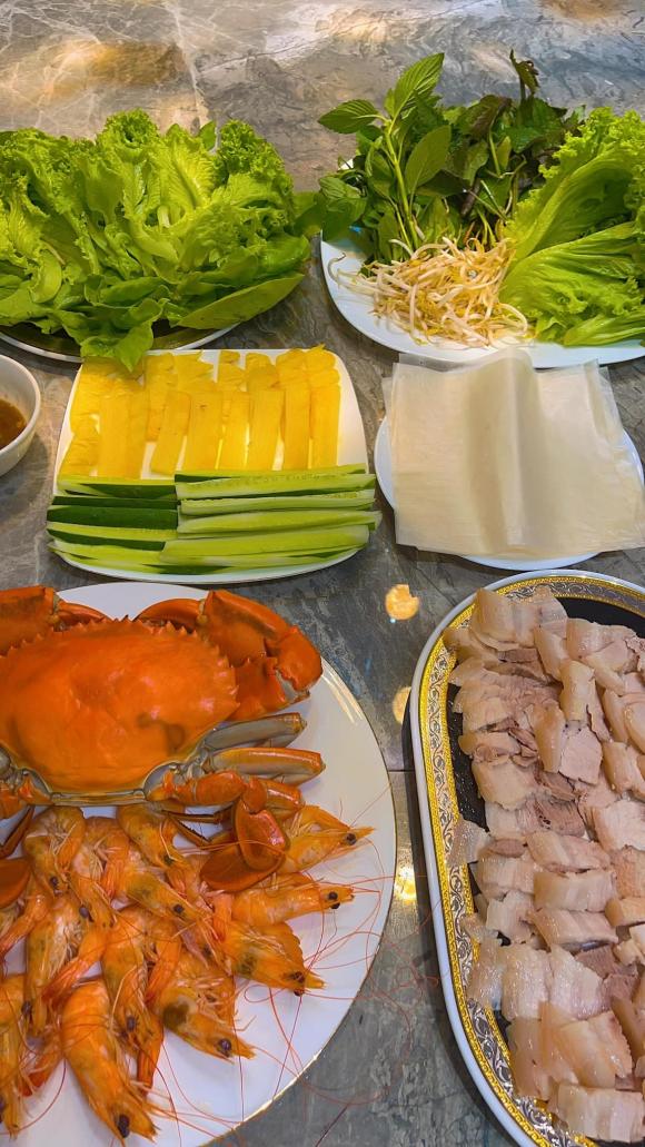 Khánh My, Khánh My nấu ăn, sao Việt