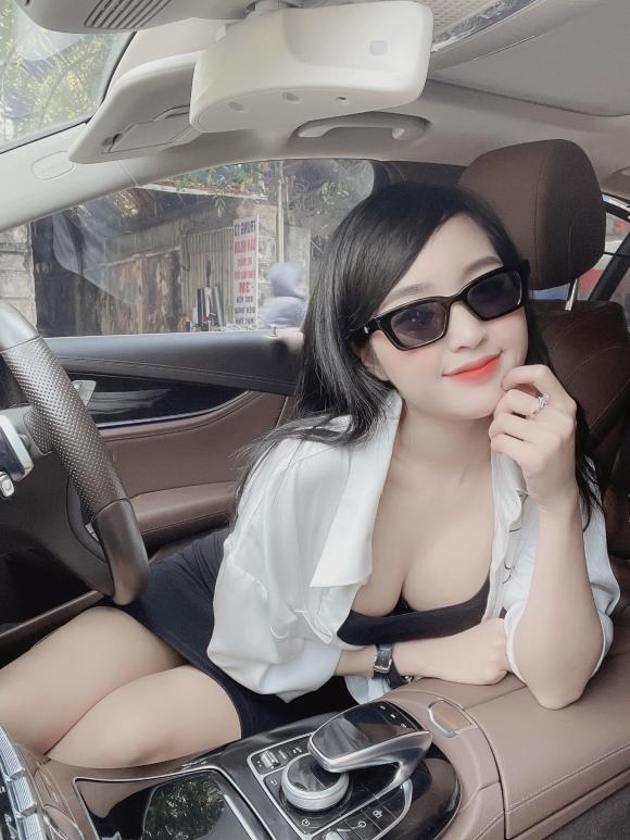 Hot girl sở hữu thân hình nóng bỏng, Lê Phương Anh, hot girl