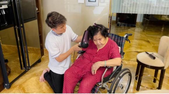ca sĩ đàm vĩnh hưng,nam ca sĩ Đàm Vĩnh Hưng, mẹ ca sĩ Đàm Vĩnh Hưng, sao Việt