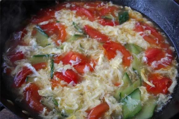 canh trứng, canh trứng cà chua, dưa chuột, trứng, mẹo nấu canh trứng
