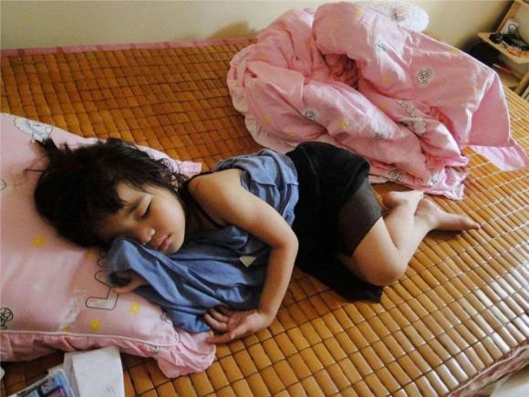 Tư thế ngủ của trẻ, chăm sóc trẻ nhỏ, lưu ý đến tư thế ngủ của trẻ
