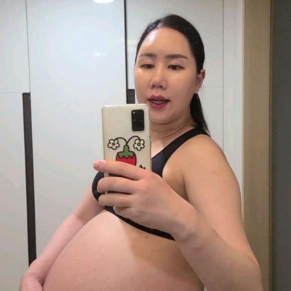 hwang shin young, mang thai 3, cân nặng, sao hàn 