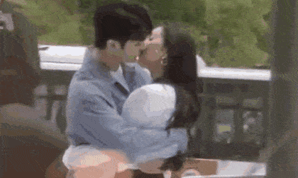  Dương Mịch ôm hôn trai trẻ Hứa Khải, phim hoa ngữ, sao hoa ngữ