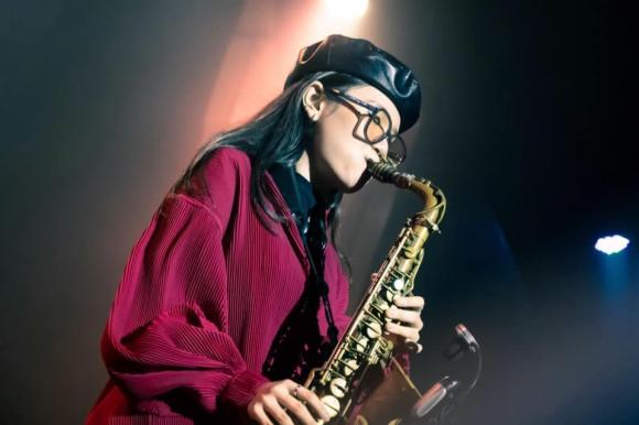 con gái của nghệ sĩ saxophone Trần Mạnh Tuấn, Trần Mạnh Tuấn, nghệ sĩ Trần Mạnh Tuấn đột quỵ