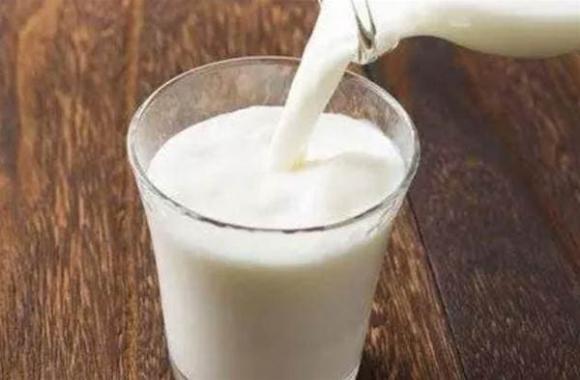 uống sữa, ai không hợp uống sữa, lưu ý khi uống sữa