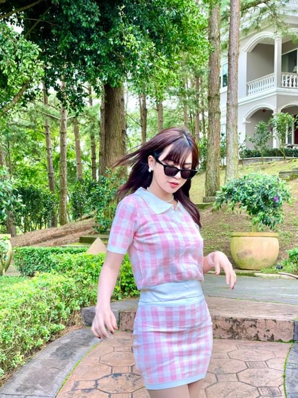 Tiktoker Oanh Nguyễn, tuyệt chiêu giữ dáng