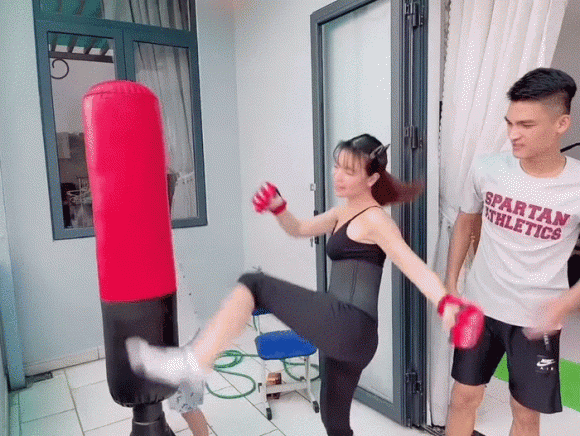 240520463_1091300094609787_3578663841467094567_n.gif 0 mạc văn khoa, bà xã mạc văn khoa, sao việt