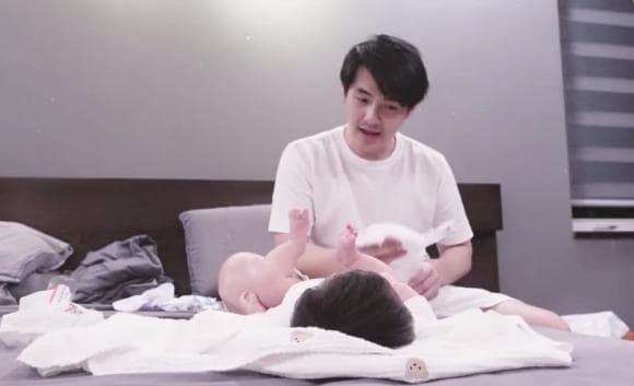 ca sĩ ông cao thắng, ca sĩ Đông Nhi, sao Việt