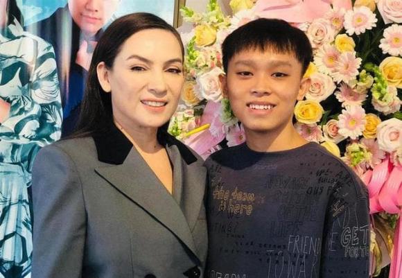ca sĩ Phi Nhung, Nguyễn Phương Hằng, Hồ Văn Cường 
