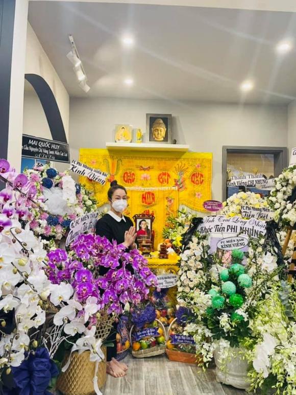 Ca sĩ Nhật Kim Anh, ca sĩ Phi Nhung, sao Việt