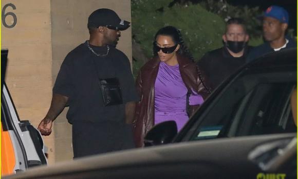 kim kardashian, kanye west, saturday night live