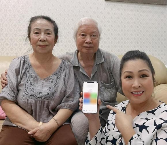 NSND Hồng Vân, sao Việt