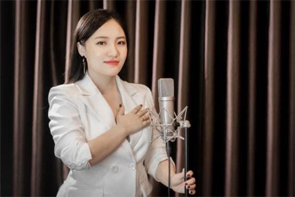 Nhật Thủy, Quán quân Việt Nam Idol 2014, Nữ ca sĩ, Sao Việt
