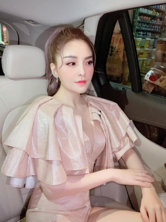 Saka Trương Tuyền, ca sĩ Lưu Hưng,  cháu gái của Kim Tiểu Long