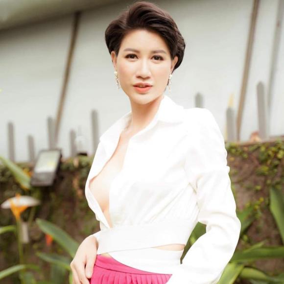 người mẫu Trang Trần, ca sĩ Hồ Văn Cường, sao Việt
