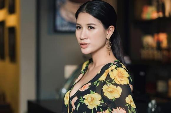 người mẫu Trang Trần, sao Việt, ca sĩ Thủy Bi