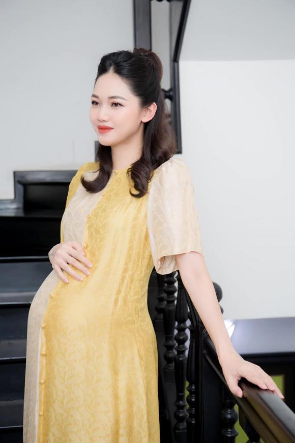 Á hậu Thanh Tú, Thanh Tú sinh con, sao Việt