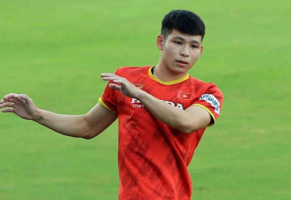 Cầu thủ Liễu Quang Vinh bị chê đá kém trong trận đấu giữa U23 Việt Nam và U23 Đài Loan.