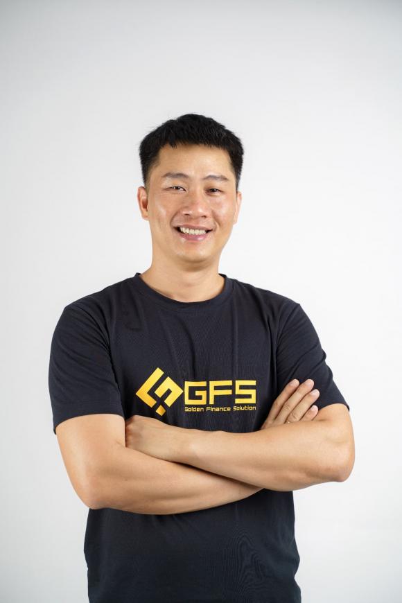 Doanh nhân Phạm Văn Hưởng, khởi nghiệp, doanh nhân trẻ