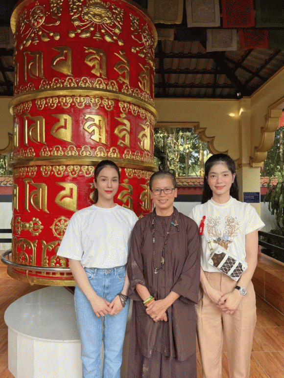 anh2-ngoisaovn-w700-h933 1 Diệp Lâm Anh, Sao Việt, Chồng thiếu gia