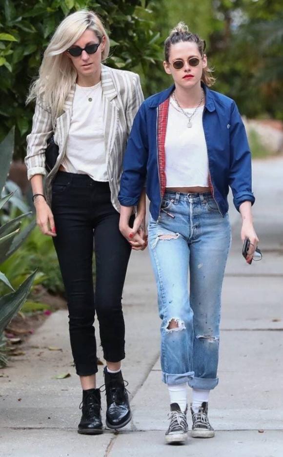 Nữ diễn viên Kristen Stewart và bạn gái Dylan Meyer.