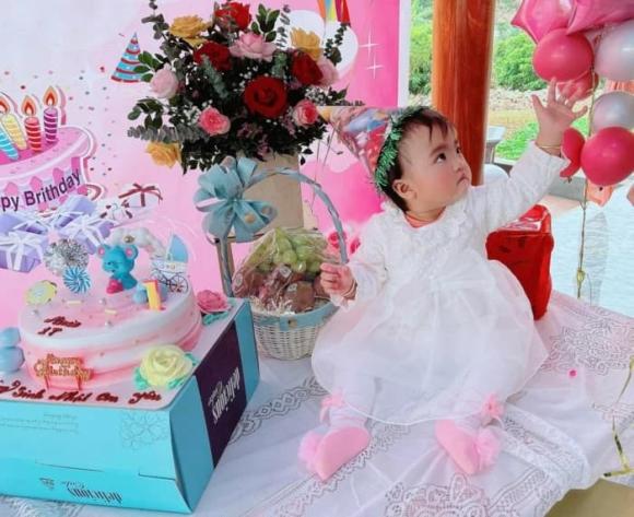 Được bố mẹ tổ chức sinh nhật hoành tráng, con gái Mạc Văn Khoa bất ngờ bật chế độ ‘phát quạu’ trở lại