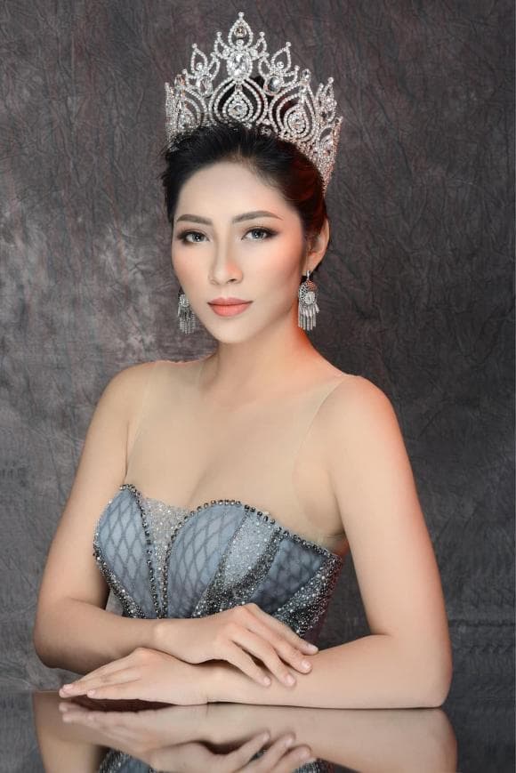 chị gái Hoa hậu Đại dương Đặng Thu Thảo, người đẹp Thùy Tiên, sao Việt