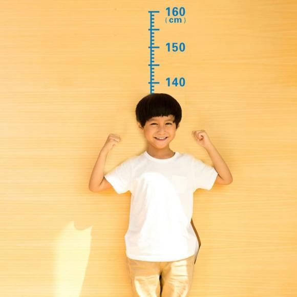 Chiều cao của các bé trai thường định hình trước độ tuổi này, nếu bạn nắm bắt cơ hội, em bé nhà bạn vẫn có thể cao thêm