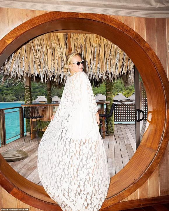 Cận cảnh tuần trăng mật của Paris Hilton: Thả dáng trong bikini trên du thuyền, chọn bừa một resort của gia đình cũng sang chảnh hết nấc