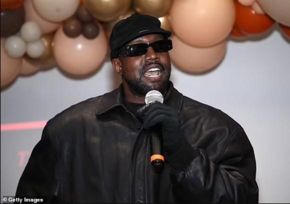 Kanye West mới đây đã gây sốc khi tuyên bố Chúa sẽ mang mình và Kim trở lại bên nhau