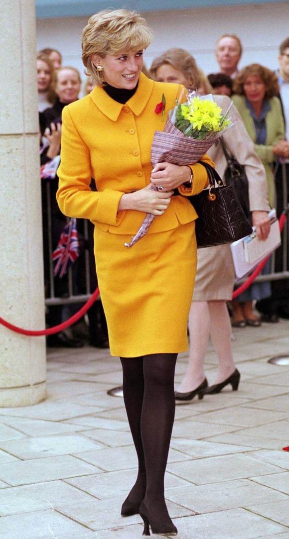 Công nương Diana, thời trang Diana, thời trang Hoàng gia