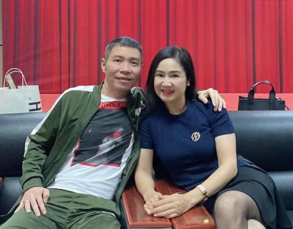 Nhiều đồng nghiệp vui mừng trước sự trở lại của Phó giám đốc Nhà hát kịch Hà Nội.
