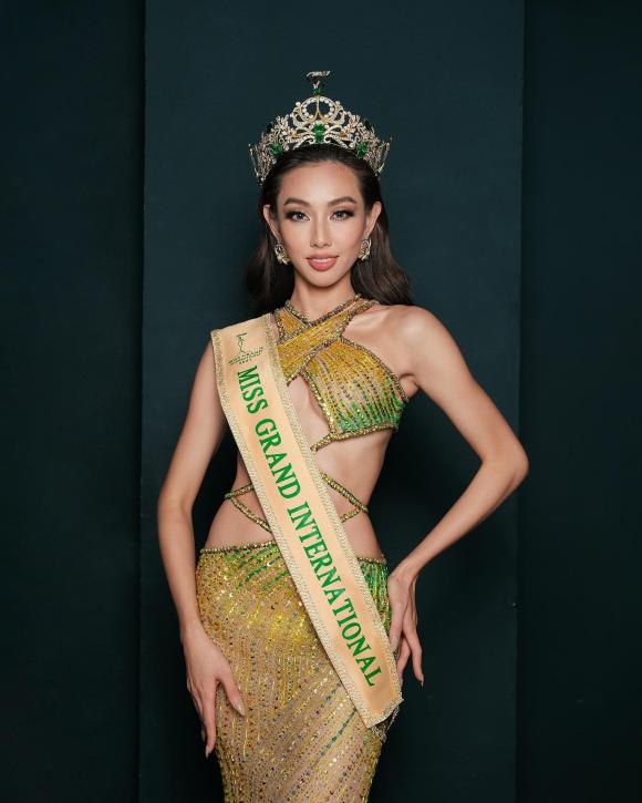 Thùy Tiên, trang phục Thùy Tiên, thời trang Hoa hậu Thùy Tiên